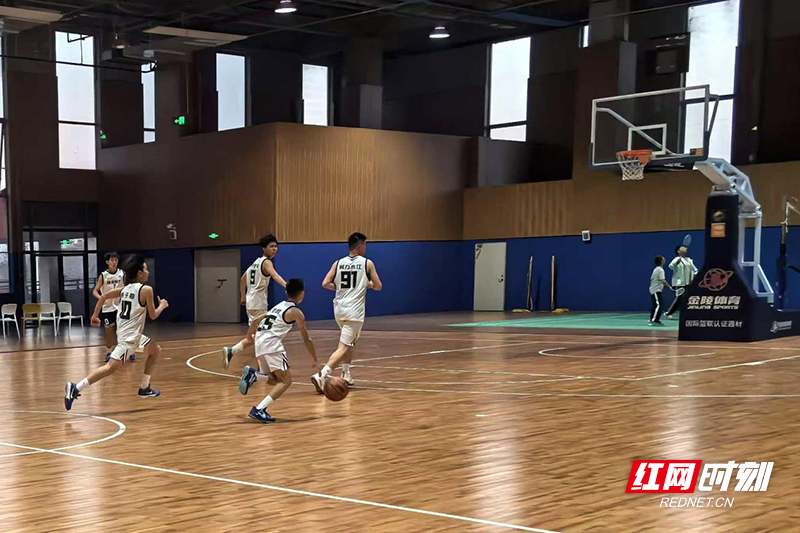“奔跑吧·少年”雅实毓秀校园篮球赛落幕 阳光体育扎根校园