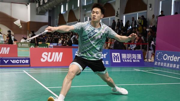戚又仁橫掃地主晉級新加坡公開賽16強　林俊易新婚首戰遭逆轉惜敗