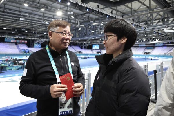 实地考察米兰冬奥！中华奥会蔡家福主席访视选手、关心需求