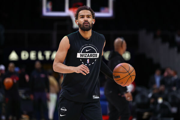 ▲亚特兰年夜老鹰库明加（Jonathan Kuminga）、华盛顿巫师杨恩（Trae Young）。（图／达志影象／美联社）