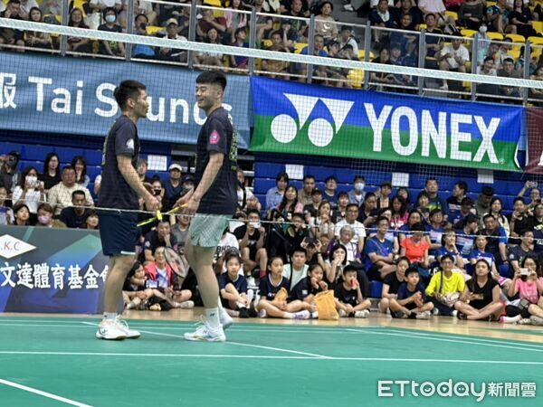 ▲運動部部長李洋清晨盃重新攜手昔日搭檔王齊麟。(圖/記者蔡厚瑄攝)