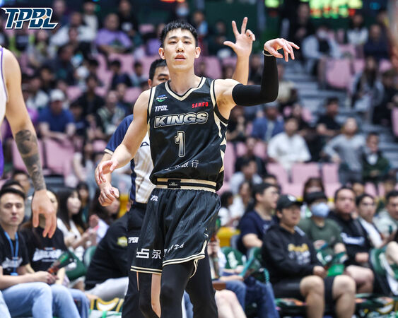 林书纬豪取26分、全队16颗三分轰垮云豹　国王G1拔头筹