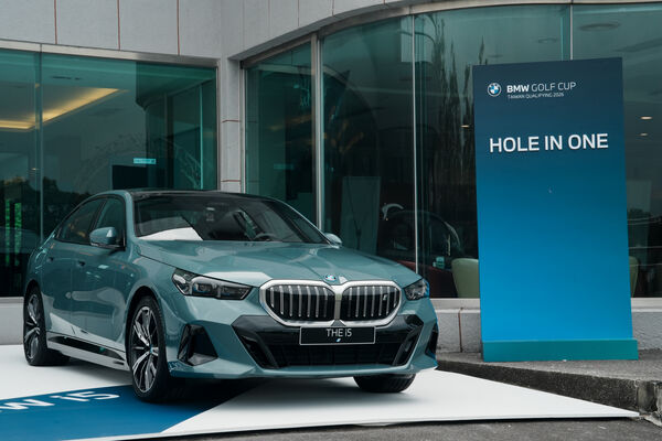 ▲「一桿進洞獎」——全新世代豪華純電房車 BMW i5 eDrive40 M Sport。（圖／BMW總代理汎德提供）