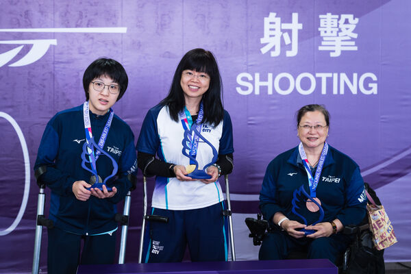 ▲射擊女子10公尺空氣手槍個人排名（左起）臺北市顧雁寧銀牌、新北市陳雅婷金牌、臺北市涂麗茹銅牌。（圖／全障運提供）