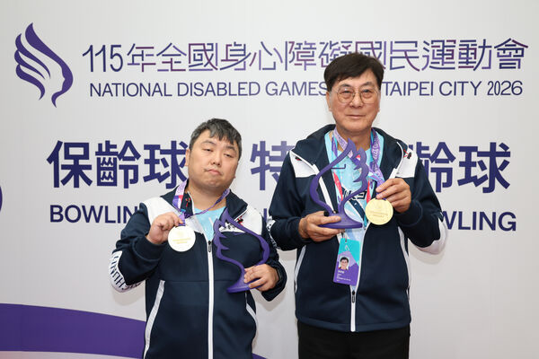 全障運第二度搭蔡勝雄奪金  七旬老將袁朝盛笑稱運氣好