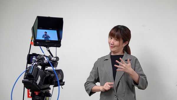 ▲全障運轉播手譯員吳雅琴。(圖/115全障運提供)