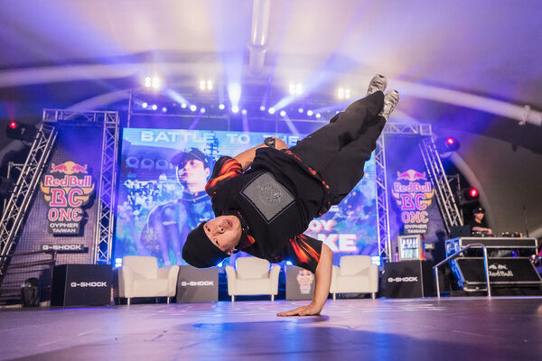 ▲B-Boy Quake（孫振）擔任Red Bull BC One台灣大賽評審，精彩演出掀起全場歡呼。（圖／Red Bull提供)