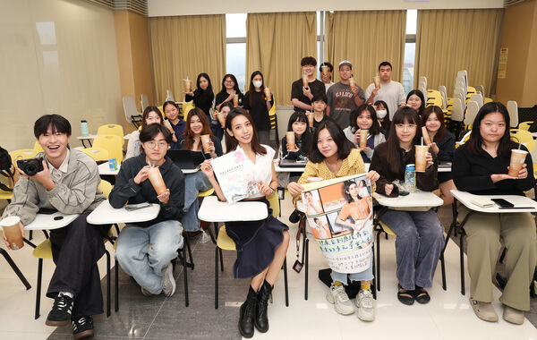 ▲中信兄弟啦啦隊Passion Sisters成員「貴貴」日前受邀至中國文化大學新聞學系「體育新聞實務」課程演講。（圖／文大新聞系提供）