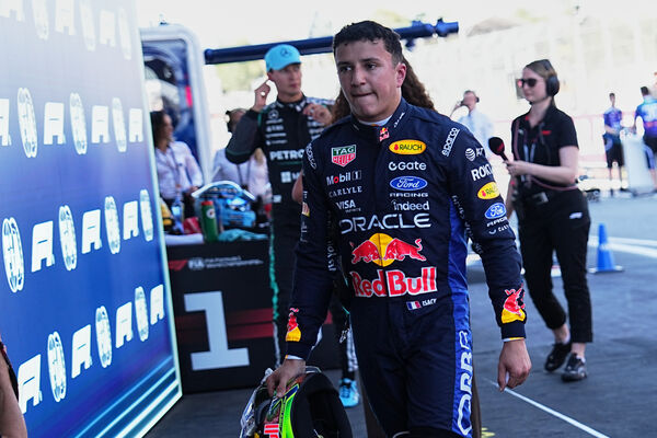 ▲維斯塔潘（Max Verstappen）、哈賈爾（Isack Hadjar）。（圖／達志影像／美聯社）