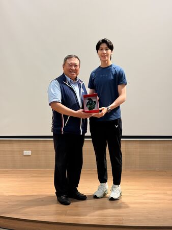 ▲國訓中心董事長林鴻道請辭,向亞運培訓隊選手辭別。(圖/國訓中心提供)