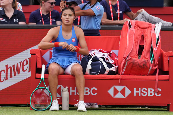 右小腿應力性骨折未癒！溫網退賽後　拉杜卡努美網也確定缺席