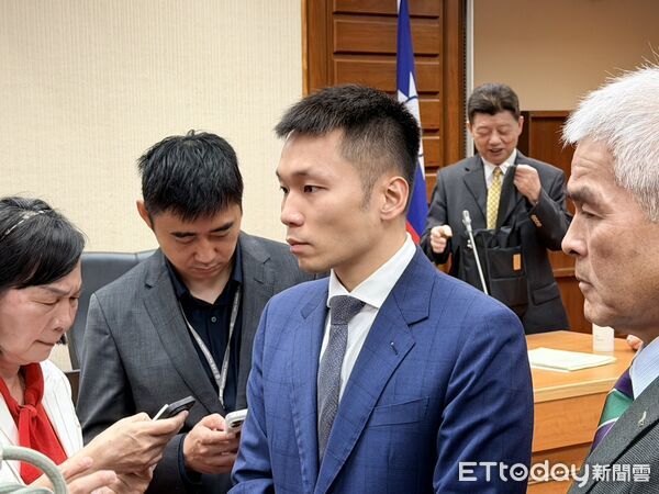 這次沒再「罰站」！李洋重申反對設電競專法、編3000萬挺電競