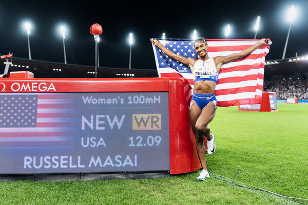 首度跨進12秒10大關！羅素12秒09刷新女子100欄世界紀錄