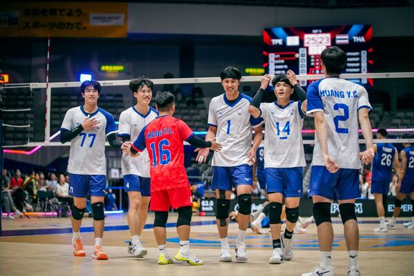 ▲中華男排温逸凱（左一）。（圖／volleyball world 提供）