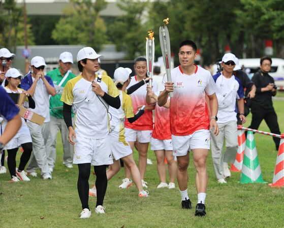 亞運現場／史上首位國手火炬手！陳盈駿現身久屋大通公園傳遞聖火