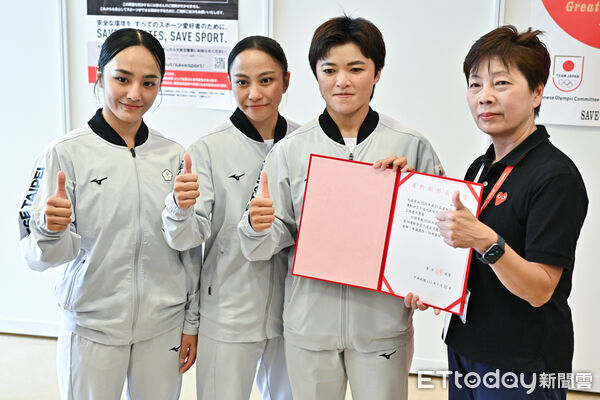 ▲▼2026名古屋亞運,女子空手道選手田欣兒(左起)、洪芷暄、簡慧萱接受運動部長賀電。(圖/記者李毓康攝)