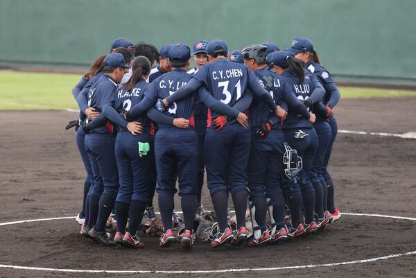 ▲▼中華女壘打線全面爆發,全場狂掃20支安打,以22比1、4局提前擊敗泰國。(圖/代表團提供)